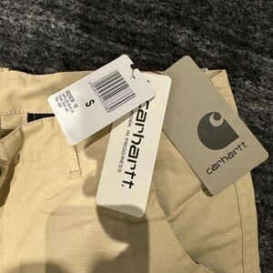 Brand new pair of Carhartt cargoes. Size Small.